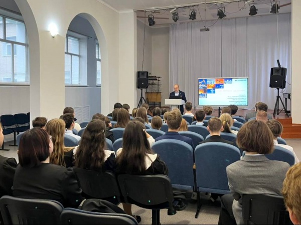 Компания «Шешмаойл» провела профориентационную лекцию для школьников Новошешминска